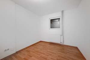 Wohnen auf zwei Ebenen- charmante Maisonette-Wohnung mit Garten und Haus-im-Haus-Charakter – Die vollständige Adresse der Immobilie erhältst du vom Anbieter., 81825 Gartenstadt Trudering, München – Vorschaubild 10