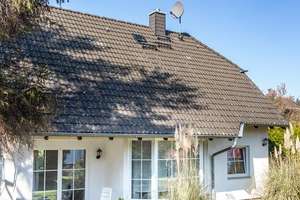 HOMESK - Einfamilienhaus mit Kamin auf ruhigem Grundstück im Grünen in Mariendorf – Heukuppenweg 42, 12107 Mariendorf, Berlin – Vorschaubild 1