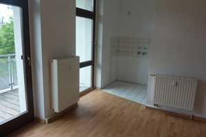 WOW! - Tolle Wohnung in bester Lage mit Balkon, Laminat und PKW-SP – Gustav-Adolf-Str.  26, 9116 Chemnitz – Vorschaubild 4