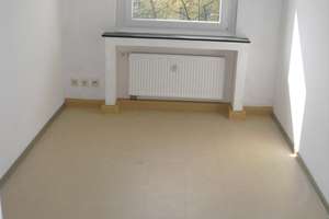 Hübsche 3-Zimmer-Dachgeschosswohnung in grüner Umgebung - mit WBS - – Otto-Hahn-Str. 6, 47167 Neumühl, Duisburg – Vorschaubild 4