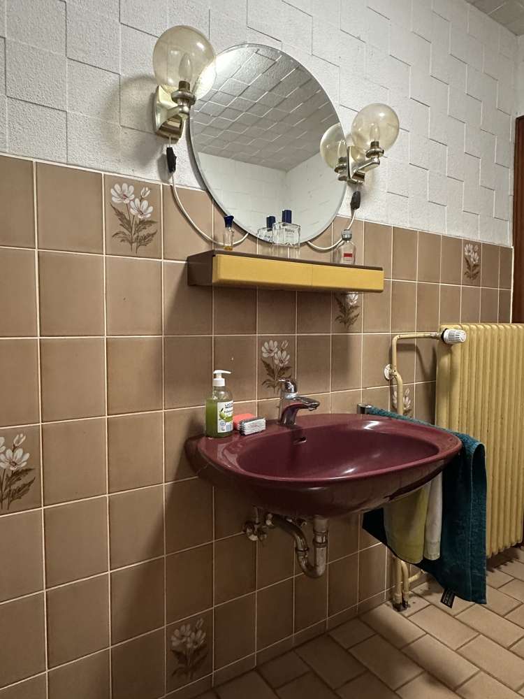 Immobilie in Oldersbek - Attraktiver Walmdachbungalow unter Reet mit Sanierungspotential auf großem Grundstück in Rantrum - Bild 6