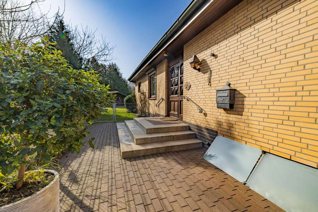 Immobilie in Kronshagen - Wohnen auf einer Ebene- großzügiger Bungalow mit viel Platz für die Familie - Bild 2