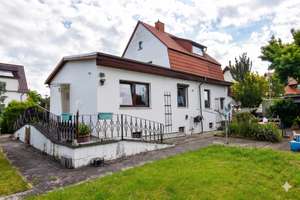 Einfamilienhaus mit großem Grundstück, Nebengelass und vielfältigen Nutzungsmöglichkeiten – Die vollständige Adresse der Immobilie erhältst du vom Anbieter., 6112 Dieselstraße, Halle (Saale) – Vorschaubild 3