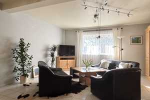 ***Doppelhaushälfte im Haus mit viel Platz, Kamin, Terrasse und großem Garten*** – Wetteraukreis – Vorschaubild 2