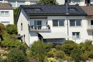 Modernes Wohnen mit Weitblick – hochwertig modernisierte Doppelhaushälfte in Siegen (Alte Dreisbach)