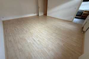 Neue EBK /  im 1. OG mit Laminat- Bad mit Wanne** – Frankenberger Straße 89, 9131 Chemnitz – Vorschaubild 6