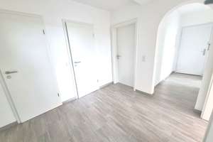 Inrath: Perfekte 4 Zimmer ETW mit großem Sonnenbalkon und grünem Ausblick, Garage möglich – Die vollständige Adresse der Immobilie erhältst du vom Anbieter., 47803 Inrath/Kliedbruch, Krefeld – Vorschaubild 4