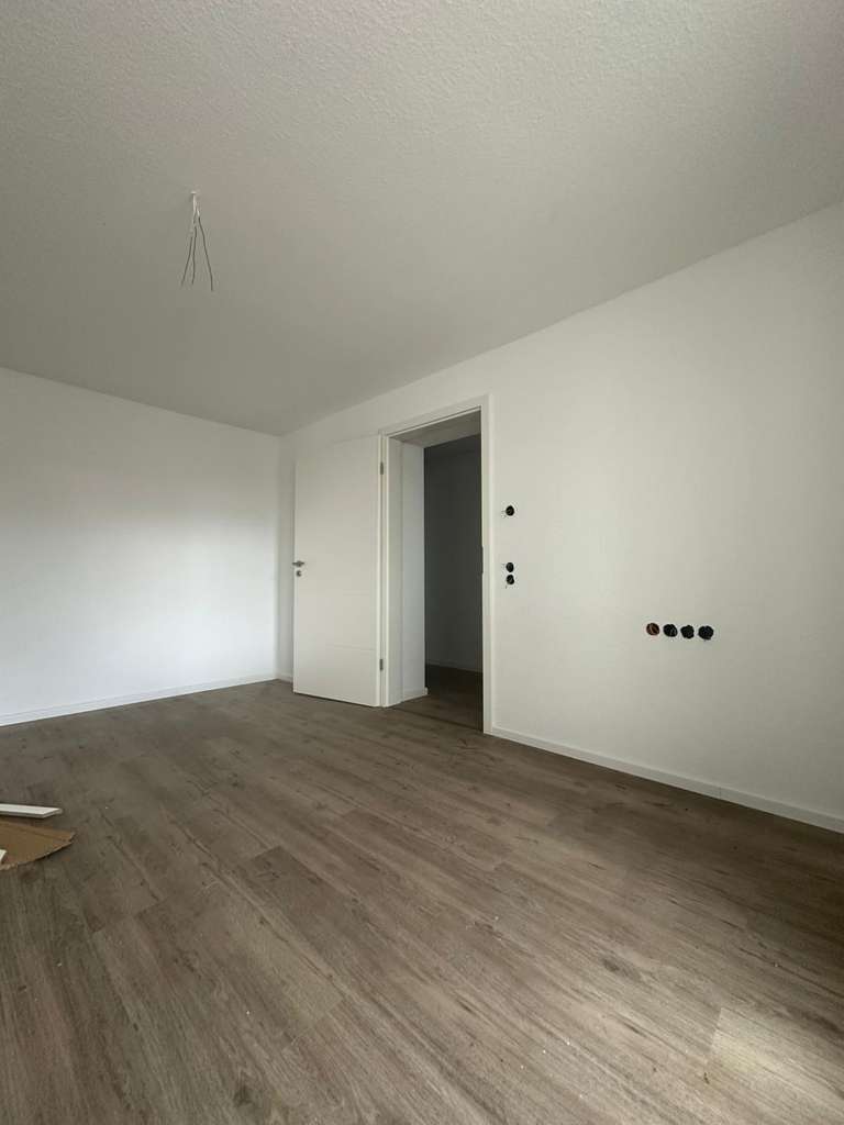 Immobilie in Pfronstetten - Exklusives Reihenhaus mit Einliegerwohnung in Pfronstetten – 210 m² Wohnfläche, 8 Zimmer - Bild 1