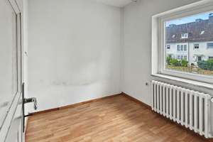 Sanierungsbedürftiges Reihenmittelhaus mit zwei Vollgeschossen und Garage im beliebten Kiel-Wik – Die vollständige Adresse der Immobilie erhältst du vom Anbieter., 24106 Wik, Kiel – Vorschaubild 7