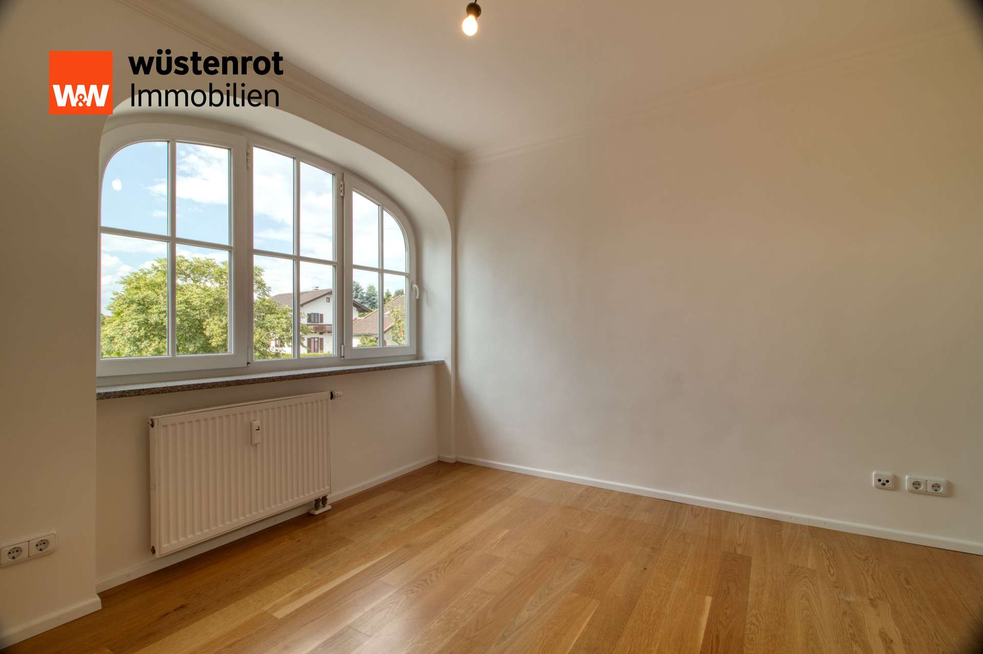 Immobilie in Stephanskirchen - Alles neu! Modernisierte 3-Zi.-EG-Wohnung in bevorzugter Wohnlage! - Bild 2