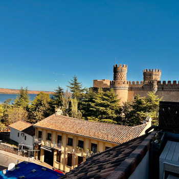 Helles Penthouse mit Panoramablick auf das Schloss und den See