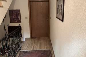 Von Privat großzügiges 3 Familien Reihenendhaus mit Garagen in Wiesbaden-Sonnenberg – Die vollständige Adresse der Immobilie erhältst du vom Anbieter., 65191 Sonnenberg, Wiesbaden – Vorschaubild 5