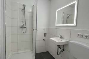 Modernes Bad! 3-Zimmer-Wohnung mit EBK und TV geschenkt! – Wolgograder Allee 62, 9123 Hutholz, Chemnitz – Vorschaubild 15