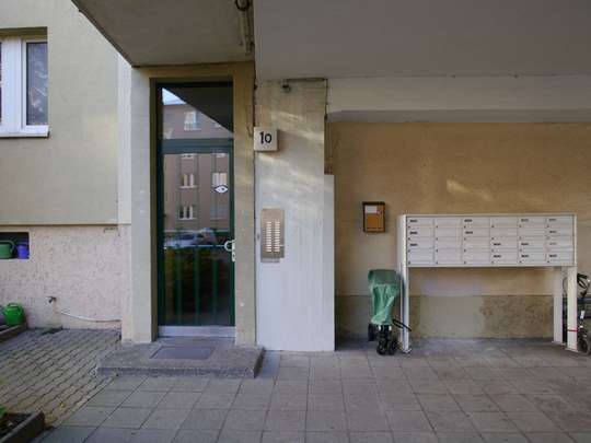 2-Zimmer-Wohnung nahe Innsbrucker Platz mit Südbalkon - Bild 2