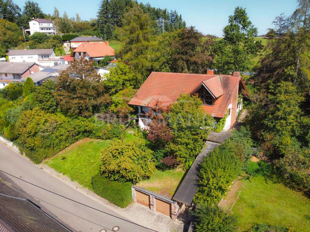 Immobilie in Carlsberg - Naturverbunden wohnen: Großzügiges Familienhaus am Pfälzerwald mit vielseitigem Raumangebot - Bild 2