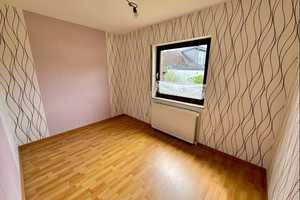 Top-gepflegtes Haus in ruhiger Lage mit viel Platz im Keller-Familienobjekt – Steinburg (Kreis) – Vorschaubild 7