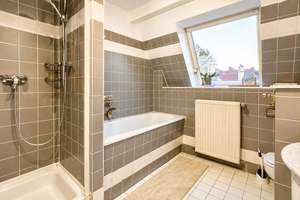 Sonniges Dachgeschoss mit großer Terrasse, Kamin & ruhige, zentrale Lage – Blumenthalstrasse 13, 12103 Tempelhof, Berlin – Vorschaubild 11