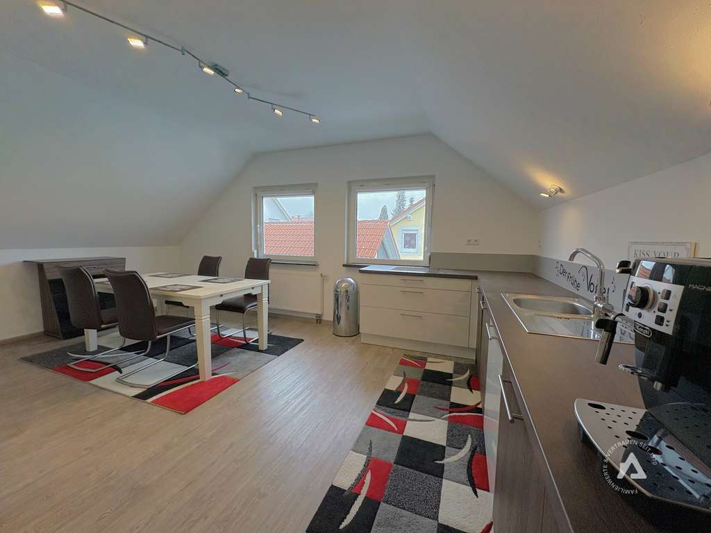 Immobilie in Volkertshausen - Top-saniertes bezugsfreies Zweifamilienhaus mit Einliegerwohnung in Volkertshausen – Energieklasse A - Bild 3