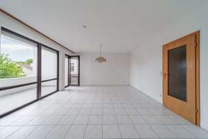 Gepflegte 3 Zi.-Wohnung im Univiertel // BEZUGSFREI  INKL. TG-STELLPLATZ – Josef-Priller-Str. 39, 86159 Universitätsviertel, Augsburg – Vorschaubild 2