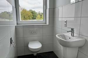 Großzügige 3-Zimmer-Wohnung mit Einbauküche und Dachterrasse in Osternburg – Die vollständige Adresse der Immobilie erhältst du vom Anbieter., 26135 Drielaker Moor, Oldenburg (Oldenburg) – Vorschaubild 2