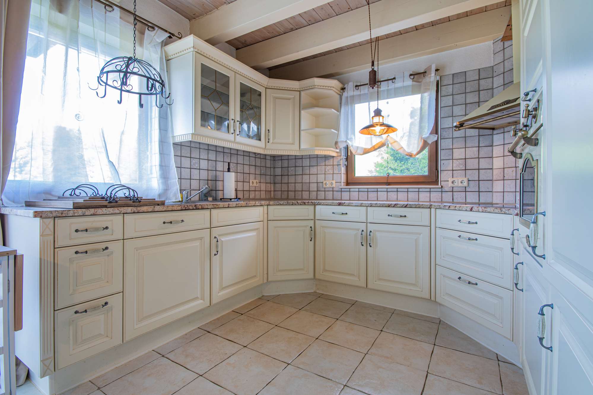 Immobilie in Weilheim - Zwei vielseitig nutzbare Doppelhaushälften mit großem Ausbaupotenzial in Weilheim - Heubach - Bild 17