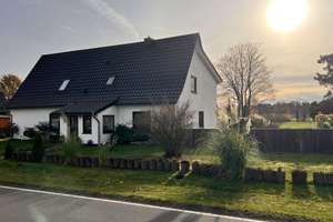 Zweifamilienhaus mit großem Grundstück und unverbaubarer Sicht – Die vollständige Adresse der Immobilie erhältst du vom Anbieter., 27628 Bramstedt – Vorschaubild 1