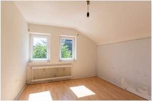 Sanierungsbedürftiges Einfamilienhaus - Gemütliches Zuhause für Paare und kleine Familien – Die vollständige Adresse der Immobilie erhältst du vom Anbieter., 22457 Schnelsen, Hamburg – Vorschaubild 11