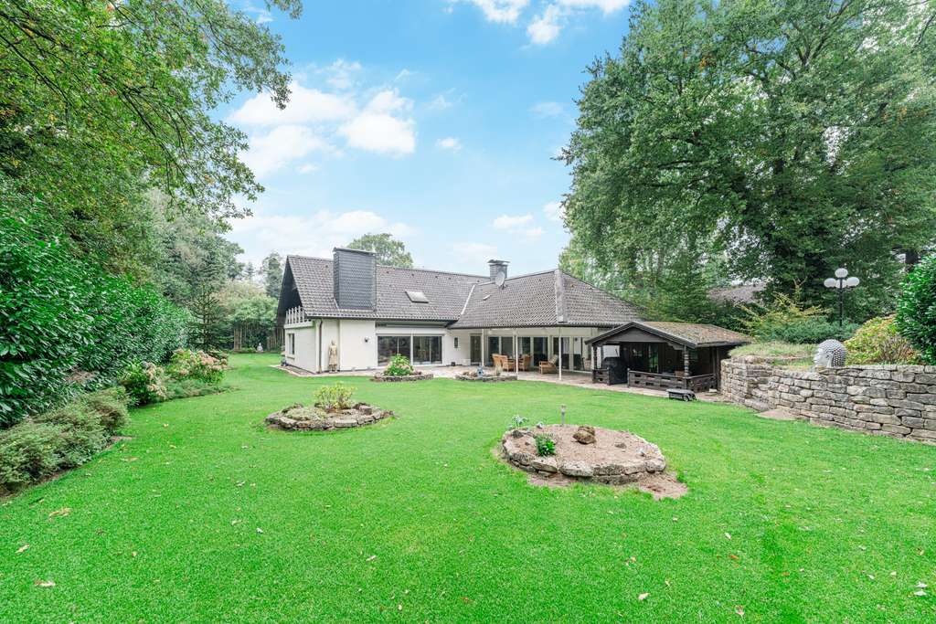 Grün. Großzügig. Großartig. Villa in Bestlage von Obrighoven!