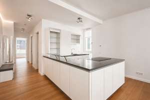 Moderne Wohnung in bester Lage mit großer Loggia – Die vollständige Adresse der Immobilie erhältst du vom Anbieter., 60325 Westend-Süd, Frankfurt am Main – Vorschaubild 2