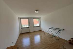 Zimmer in 4er WG in Stuttgart Wangen zu vermieten – Wangener Marktplatz 1, 70327 Wangen, Stuttgart – Vorschaubild 2