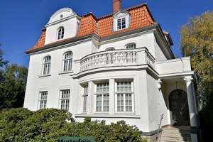 Beidseitig angeb. Einfamilienhaus im Villenviertel