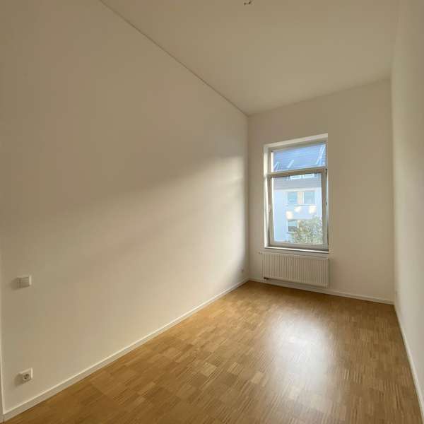 *** gehobene - 2-Zimmer-Wohnung - kernsaniert u. modern - im Denkmalobjekt - TOP Westpark Lage ***