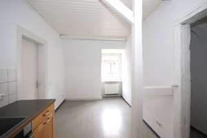 Gemütlich wohnen im Dachgeschoss – 2,5-Zimmer-Altbauwohnung in Neuhausen – Die vollständige Adresse der Immobilie erhältst du vom Anbieter., 80637 Dom Pedro, München – Vorschaubild 5