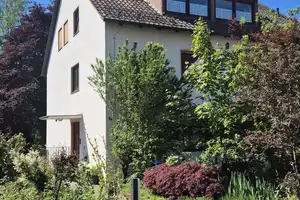 Großes Grundstück mit drei vielseitig nutzbaren Gebäuden - Investitionsmöglichkeit mit Potenzial – Obere Gasse 7 und 7a, 91056 Erlangen – Vorschaubild 2