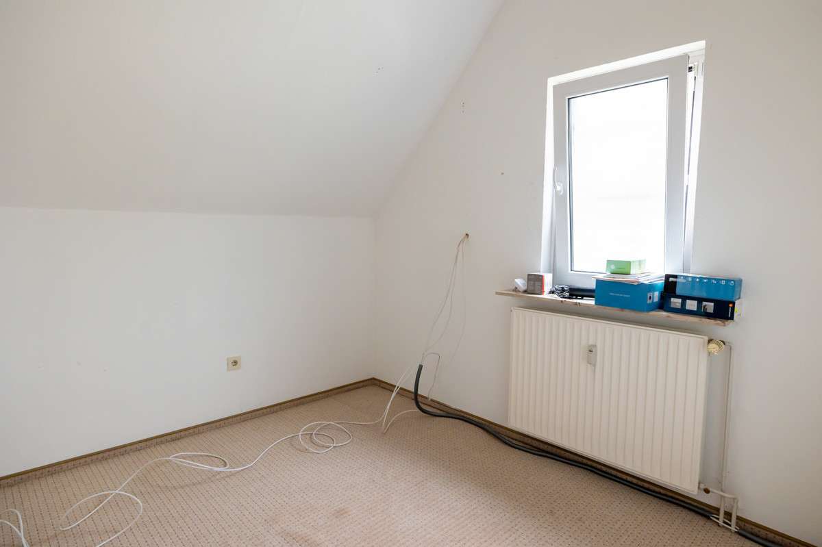 Immobilie in Ganderkesee - *** RIESIGE WOHNUNG - eigener DACHBODEN - eigener KELLER - eigenes TREPPENHAUS - DACHTERRASSE *** - Bild 5