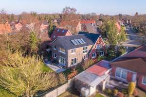 Kernsaniert & erweitert - modernes Wohnkonzept in exklusiver Lage von Aurich – Die vollständige Adresse der Immobilie erhältst du vom Anbieter., 26603 Aurich – Vorschaubild 1