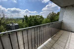 Traumhafter Fernblick in Ronsdorf - Dachgeschosswohnung mit Aufzug und Balkon