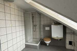 Schöne Altbau Dachgeschoss-Wohnung mit Küche und Keller im historischen Kesselstadt. – Alexanderstraße 7, 63454 Kesselstadt, Hanau – Vorschaubild 10