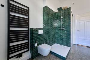 BEL ÉTAGE! 4-Room Historic Apartment - 2 Balconies, Fitted Kitchen & Wellness Oasis *13-Min to Clay* – Die vollständige Adresse der Immobilie erhältst du vom Anbieter., 65185 Mitte, Wiesbaden – Vorschaubild 8
