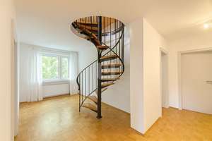 WINDISCH Immobilien - Doppelhaushälfte mit großem Garten in ruhiger Spielstraße zu vermieten – Die vollständige Adresse der Immobilie erhältst du vom Anbieter., 82194 Gröbenzell – Vorschaubild 21