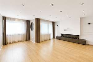 Exklusiv kernsanierte 4-Zimmer-Wohnung mit verglaster Süd-Loggia im Hildener Musikantenviertel
