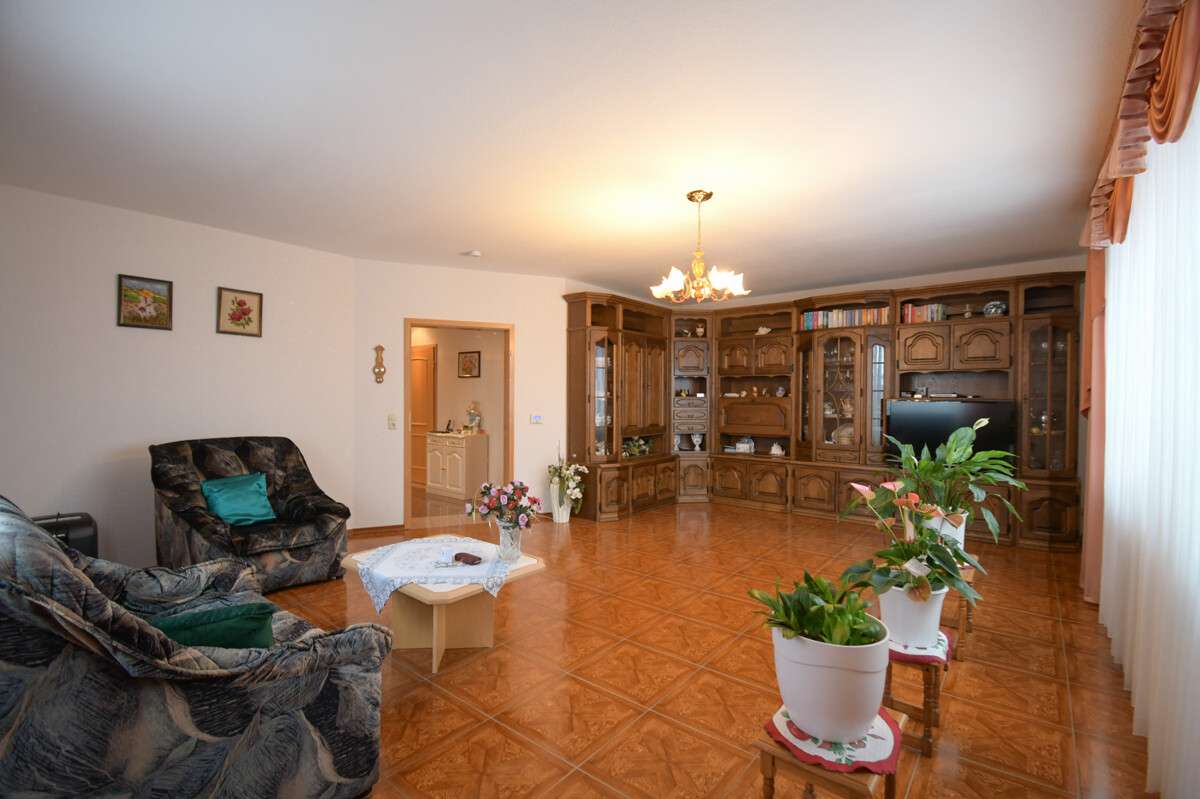 Immobilie in Friesoythe - 6681 - Mehr als Grundrisse: ein Zuhause – 6-Zimmer-Doppelhaushälfte für echtes Familienleben - Bild 6