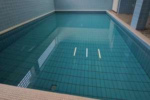 Hochwertig renovierte 2-Zimmer-LUXUS-Wohnung mit Balkon, Schwimmbad und Sauna – Prinz-Regent-Straße 79b, 44795 Weitmar-Mark, Bochum – Vorschaubild 3