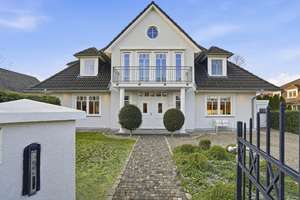 Exklusives Familienanwesen mit privater Spa-Oase und gehobenem Wohnambiente! – Die vollständige Adresse der Immobilie erhältst du vom Anbieter., 28357 Borgfeld, Bremen – Vorschaubild 2