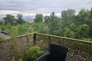 Moderne Wohnung mit zwei Zimmern,  Balkon und Einbauküche in Düsseldorf-Oberkassel – Ria-Thiele-Str. 54, 40549 Oberkassel, Düsseldorf – Vorschaubild 2