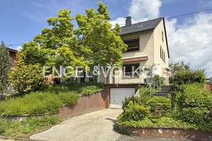 Charmantes Einfamilienhaus mit großem Grundstück – Die vollständige Adresse der Immobilie erhältst du vom Anbieter., 56077 Niederberg, Koblenz – Vorschaubild 1