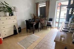 Würzburg-Altstadt: Hohe Decken & Gepflegter Altbaucharme - 2-Zimmerwohnung mit Balkon & Einbauküche – Die vollständige Adresse der Immobilie erhältst du vom Anbieter., 97070 Altstadt, Würzburg – Vorschaubild 9