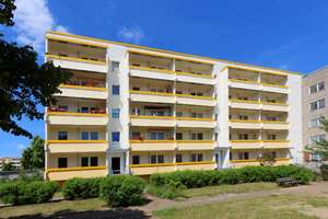 2-Raum-Wohnung mit Balkon und Aufzug in Roßlau