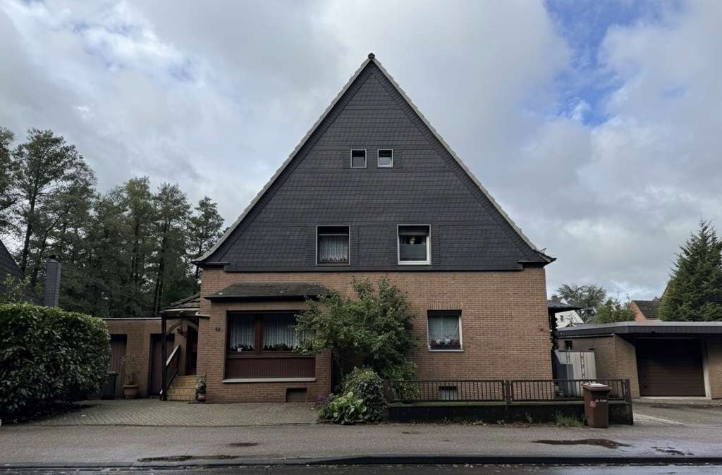 Doppelhaushälfte mit großem Garten in Bergisch Gladbach - Gronau