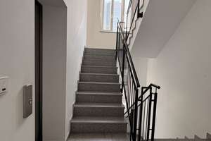 Stilvolle Altbauwohnung mit großem Balkon im Herzen Frankfurts – großzügig, hell und ruhig – 60329 Bahnhofsviertel, Frankfurt am Main – Vorschaubild 32